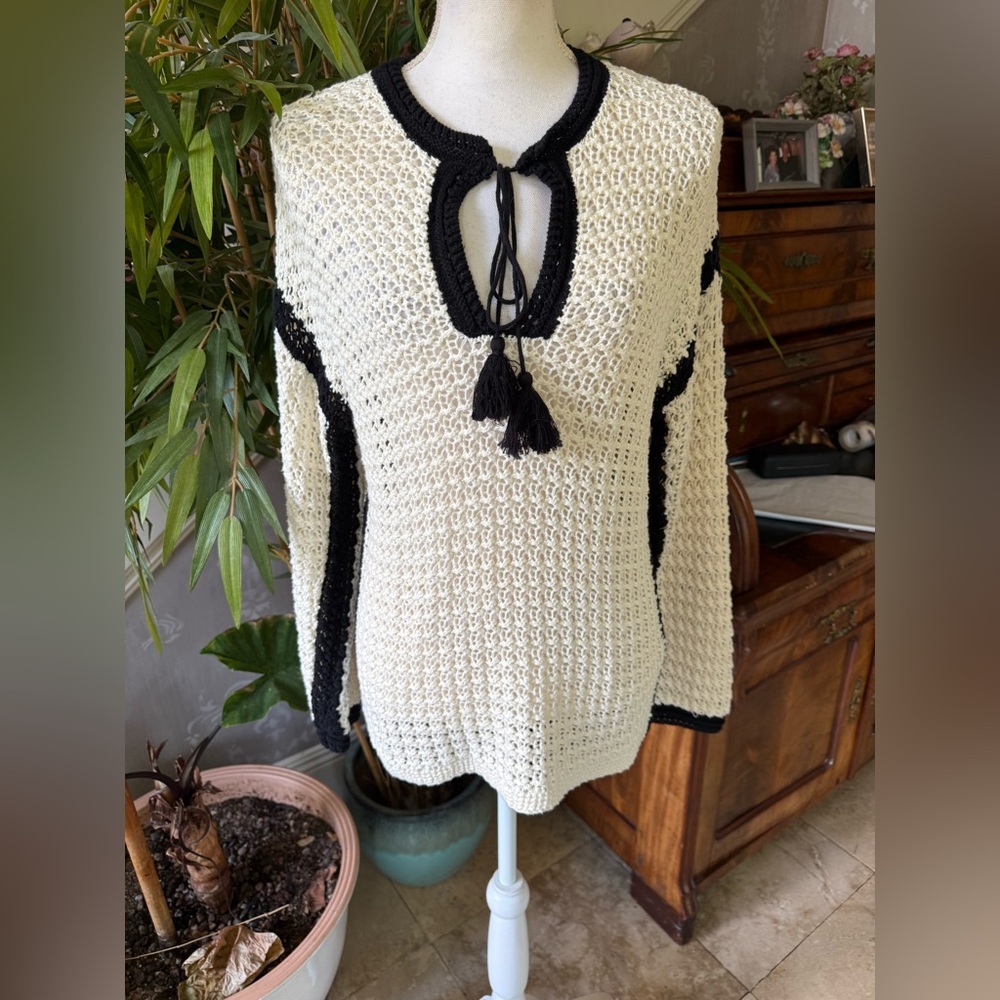 Greige Cable net cream and black sweater size small excellent condition - Picture 4 of 9